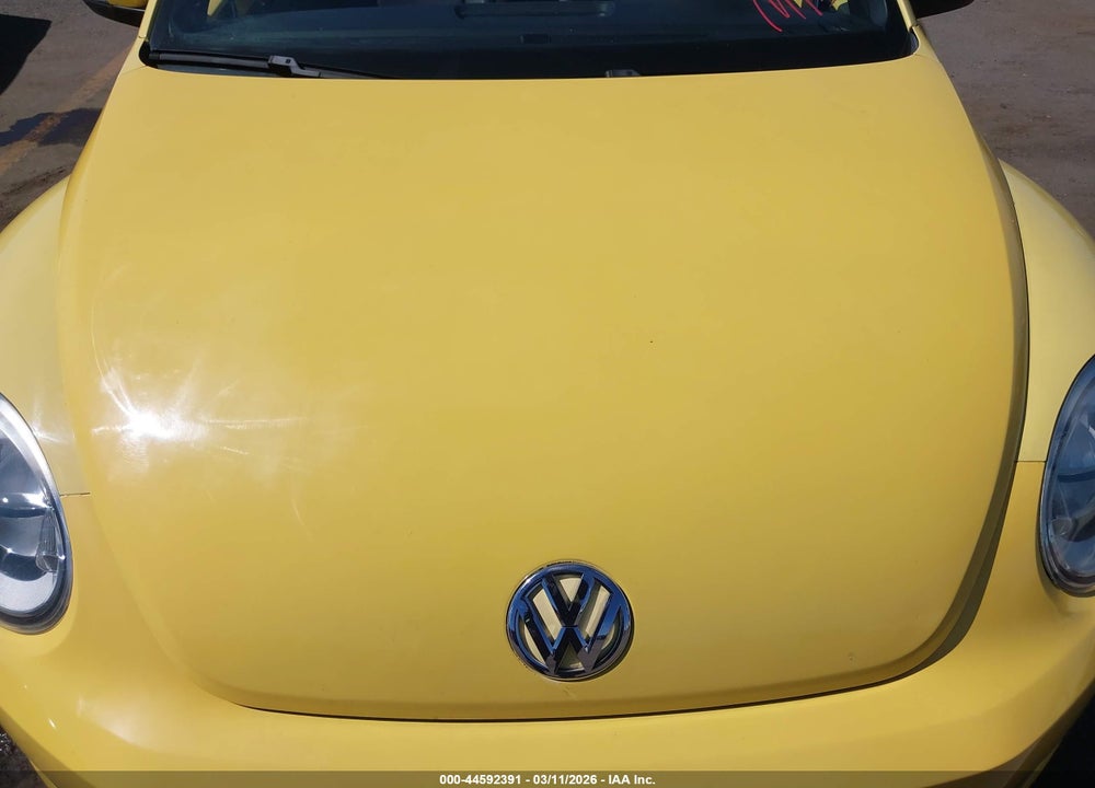 2014 VOLKSWAGEN BEETLE 2.5L VIN: 3VW5P7AT2EM800612