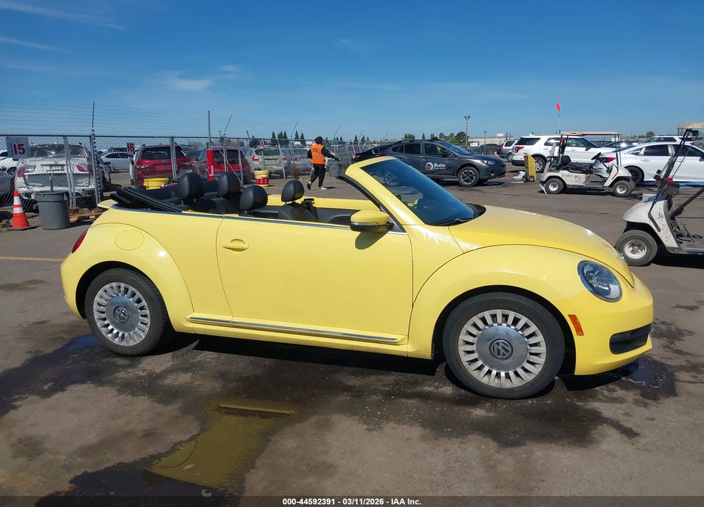 2014 VOLKSWAGEN BEETLE 2.5L VIN: 3VW5P7AT2EM800612