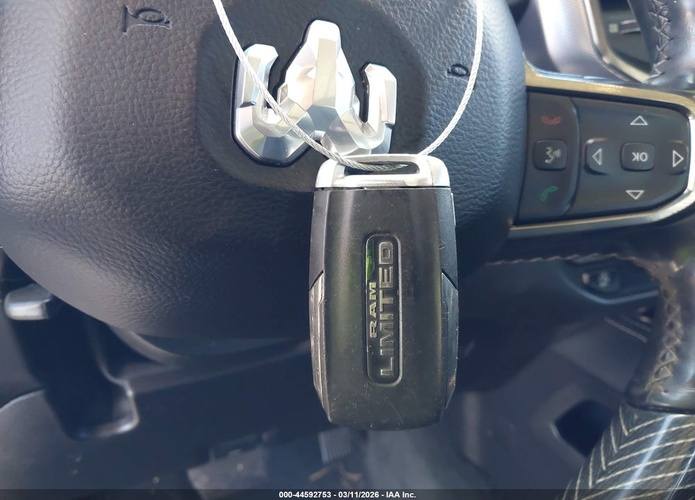 2019 RAM 1500 LIMITED  4X4 5'7 BOX VIN: 1C6SRFHT9KN871394