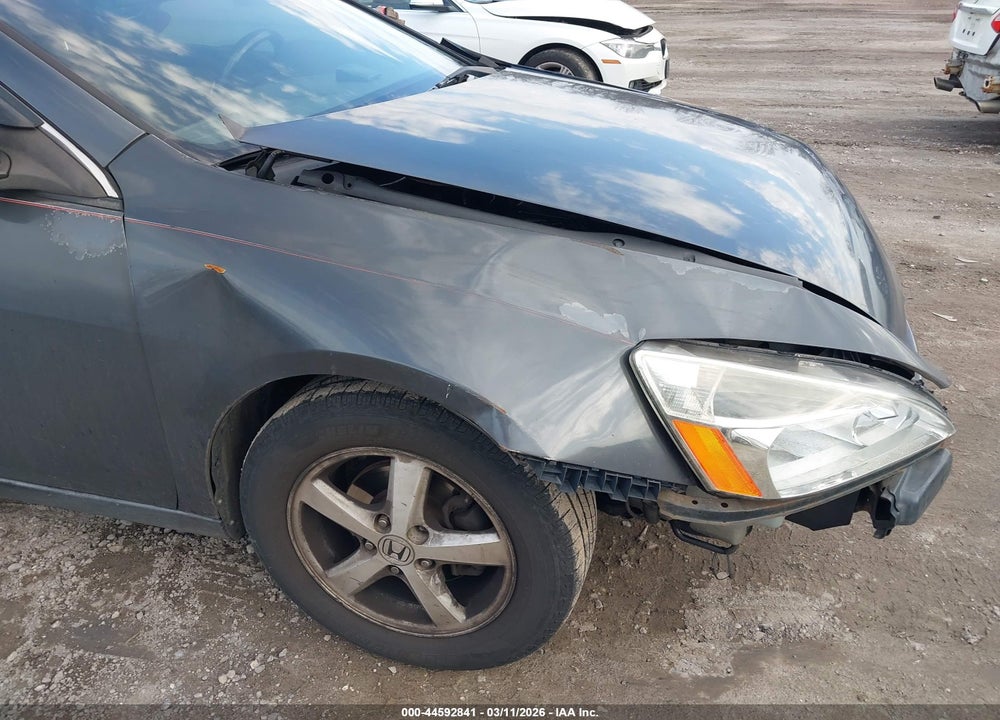 2005 HONDA ACCORD 2.4 LX VIN: 1HGCM72355A005103