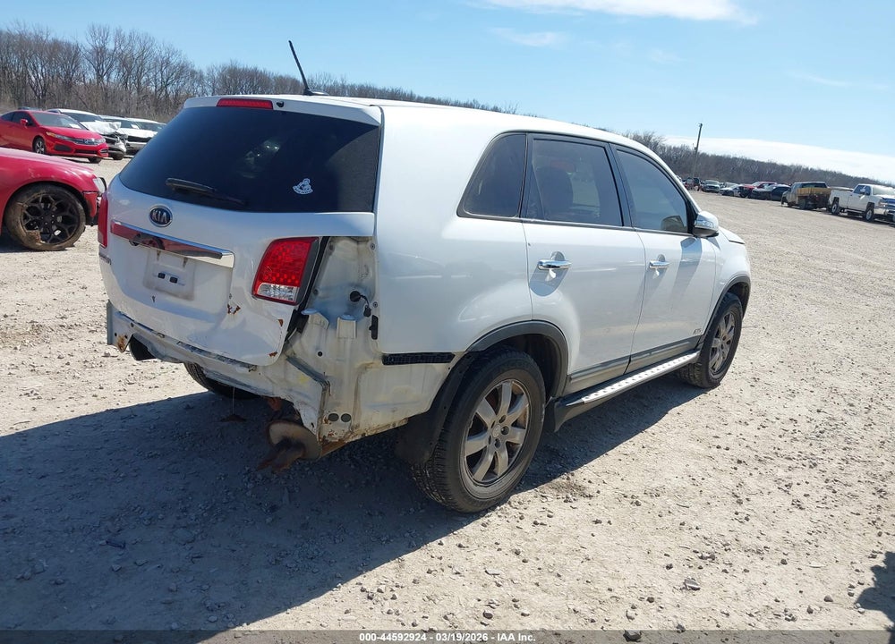 2013 KIA SORENTO LX VIN: 5XYKTCA69DG329896