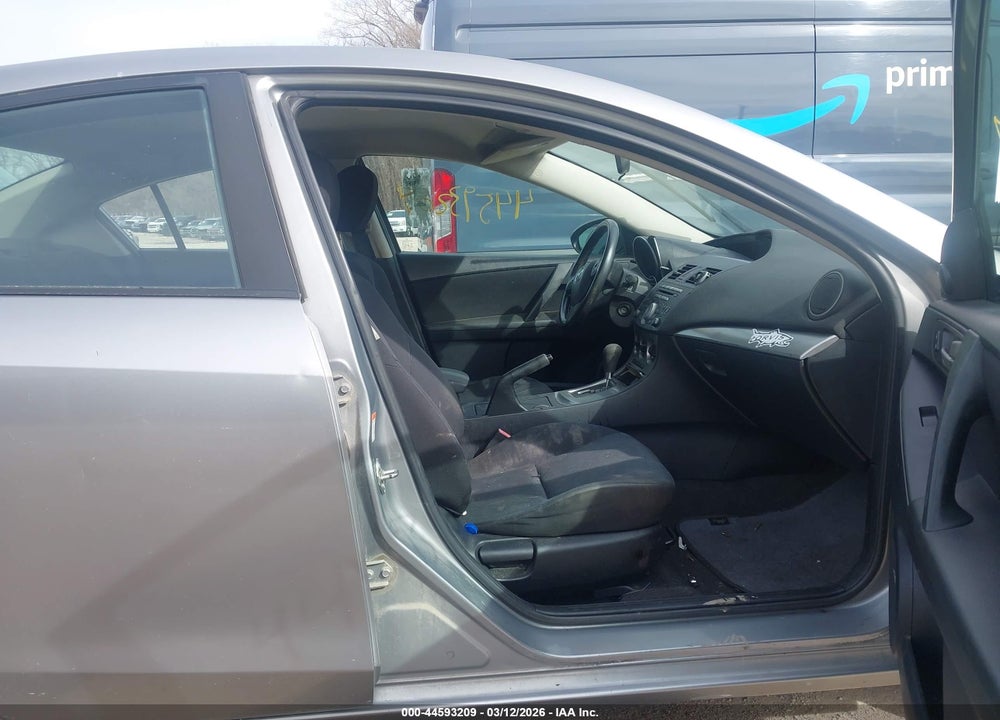 2011 MAZDA 3 I TOURING VIN: JM1BL1VF0B1386564