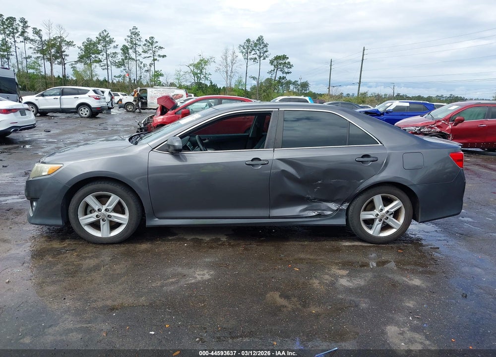 2014 TOYOTA CAMRY SE VIN: 4T1BF1FK1EU321773