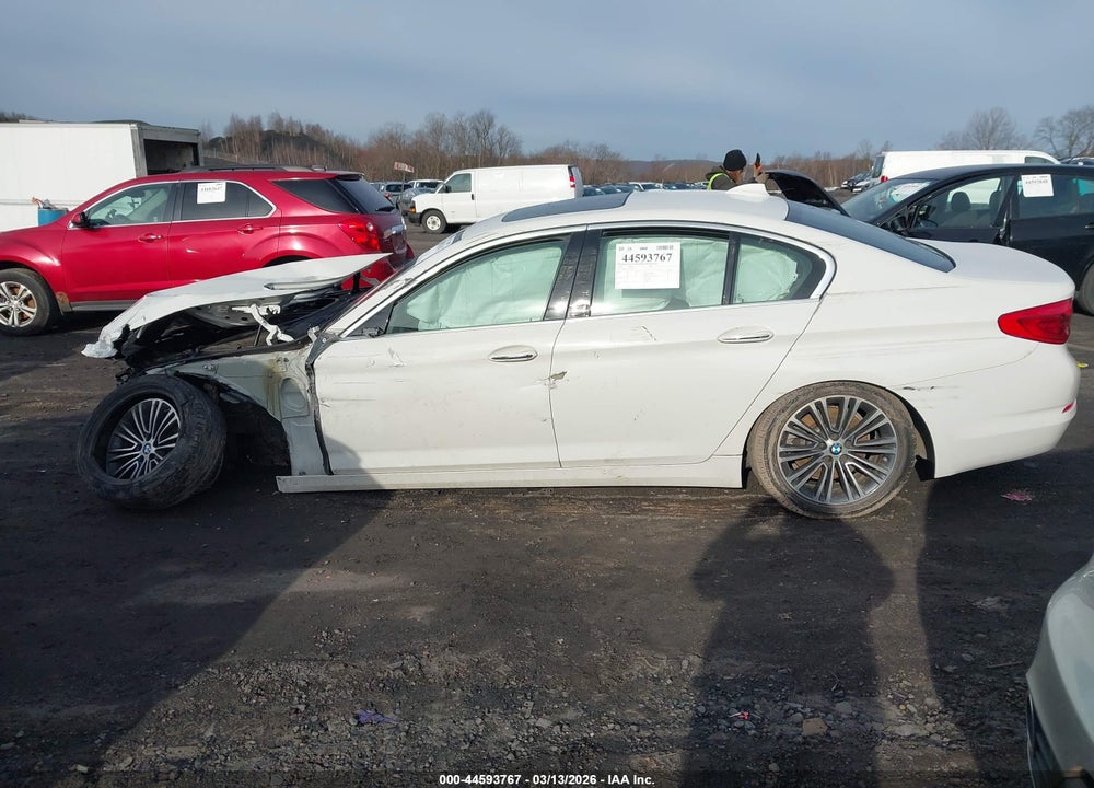 2018 BMW 530I XDRIVE VIN: WBAJA7C57JWA73124