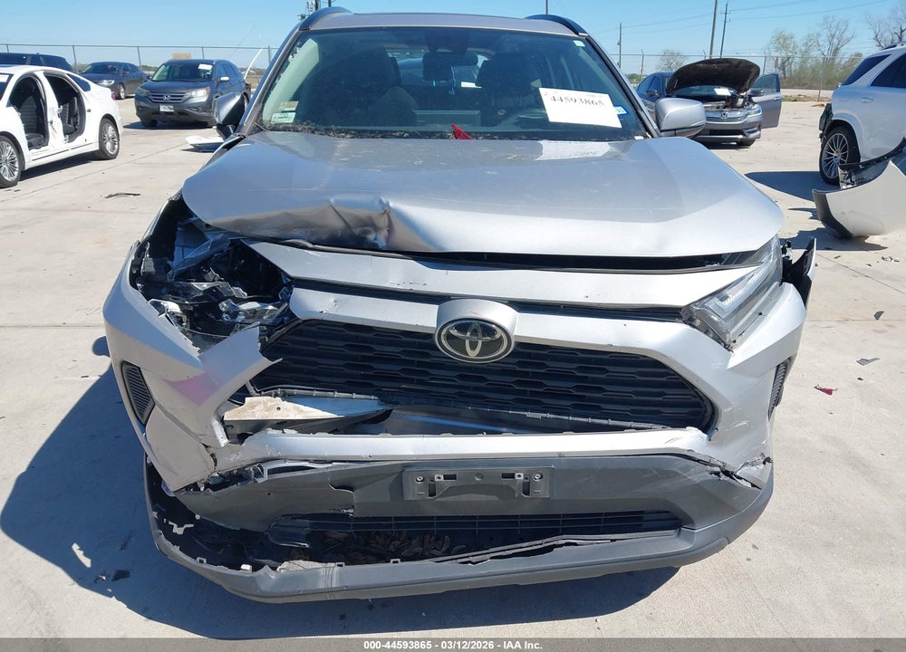2022 TOYOTA RAV4 XLE VIN: 2T3W1RFVXNC198167
