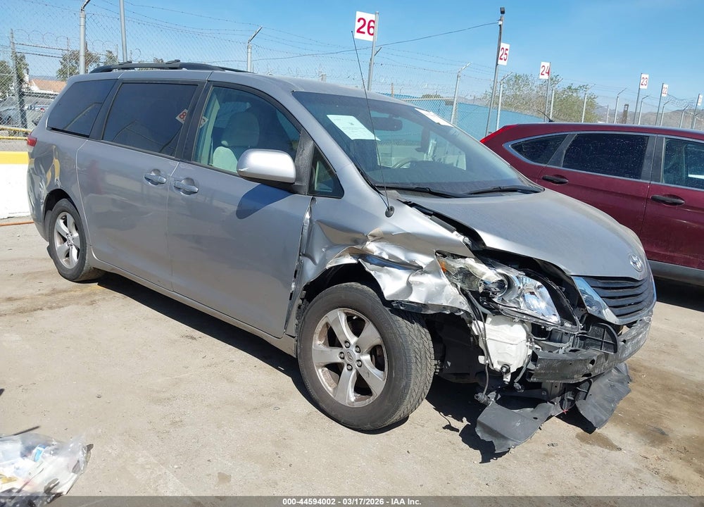 2011 TOYOTA SIENNA LE V6 VIN: 5TDKK3DCXBS108828