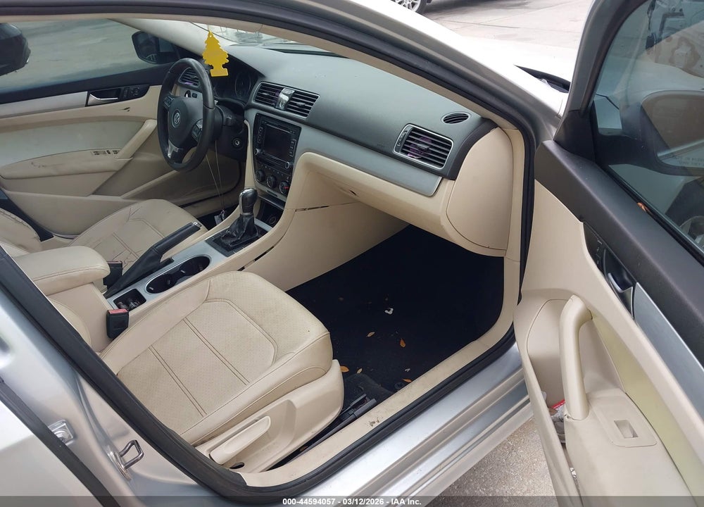 2013 VOLKSWAGEN PASSAT 2.5L SE VIN: 1VWBP7A32DC045920