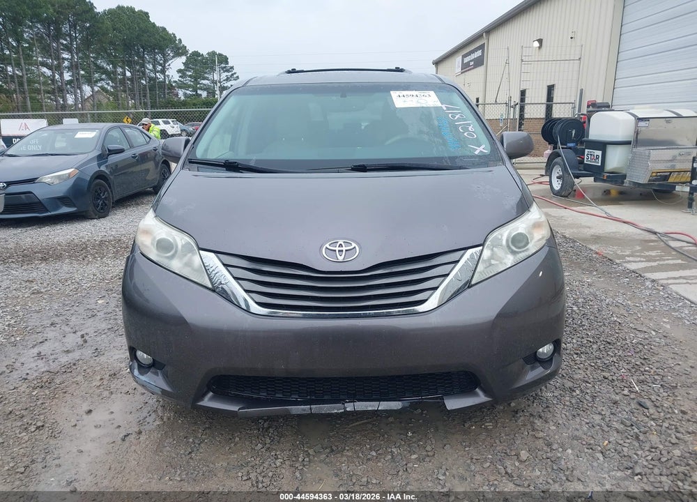 2011 TOYOTA SIENNA XLE V6 VIN: 5TDYK3DC5BS021817