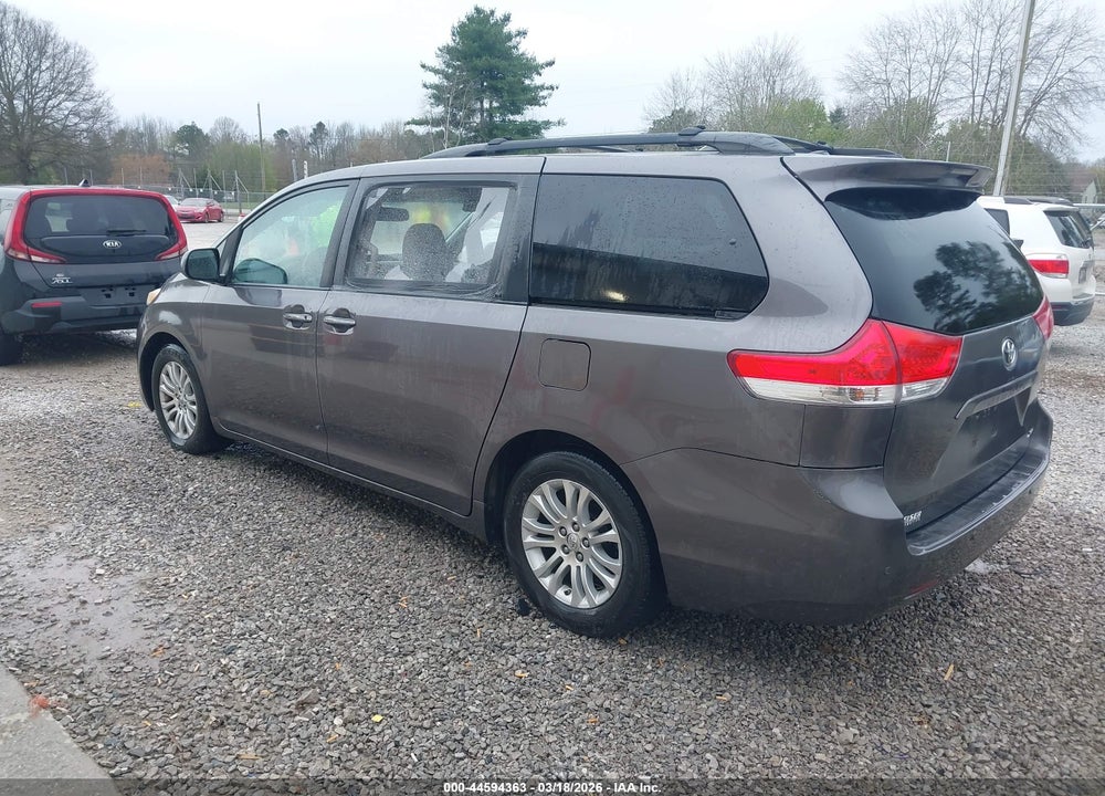2011 TOYOTA SIENNA XLE V6 VIN: 5TDYK3DC5BS021817