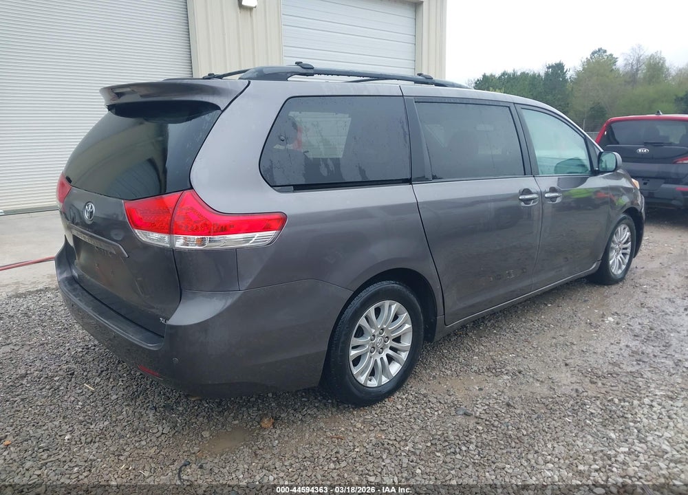 2011 TOYOTA SIENNA XLE V6 VIN: 5TDYK3DC5BS021817