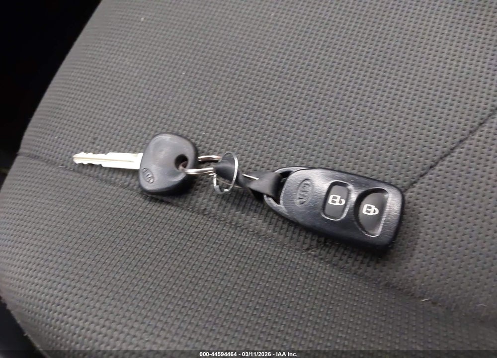 2010 KIA SOUL + VIN: KNDJT2A21A7068341