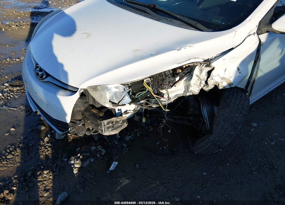 2015 HYUNDAI ELANTRA SE VIN: 5NPDH4AE0FH592877