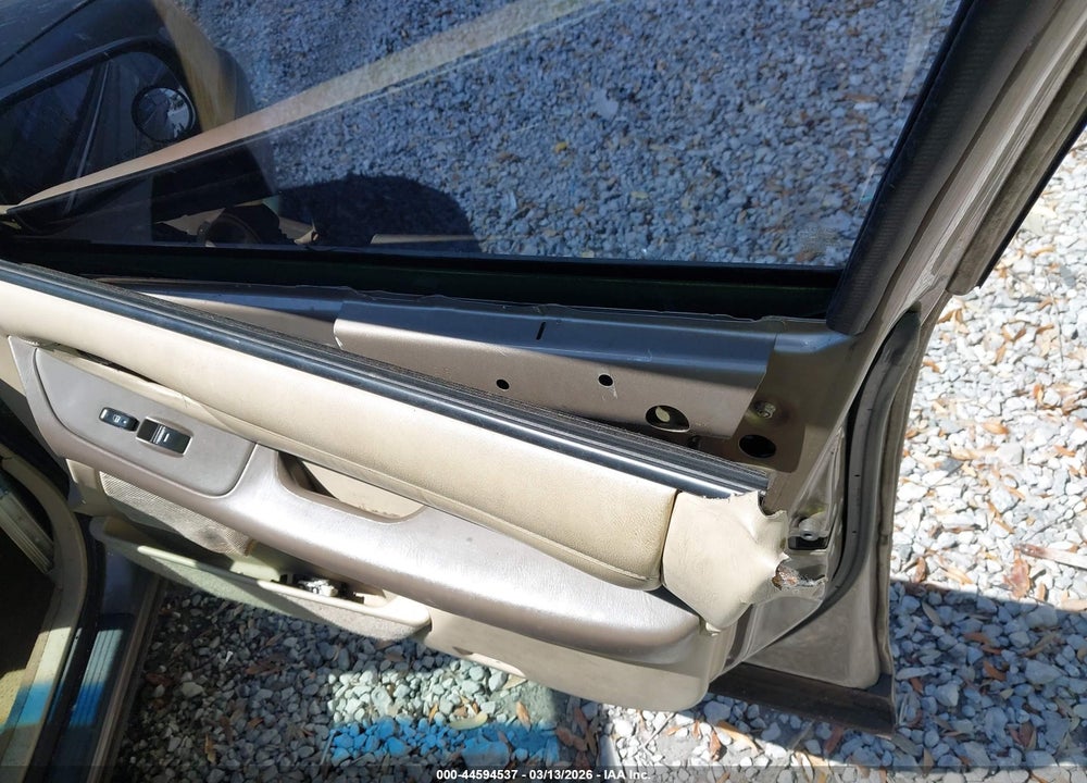 1998 TOYOTA AVALON XLS VIN: 4T1BF18B0WU259023