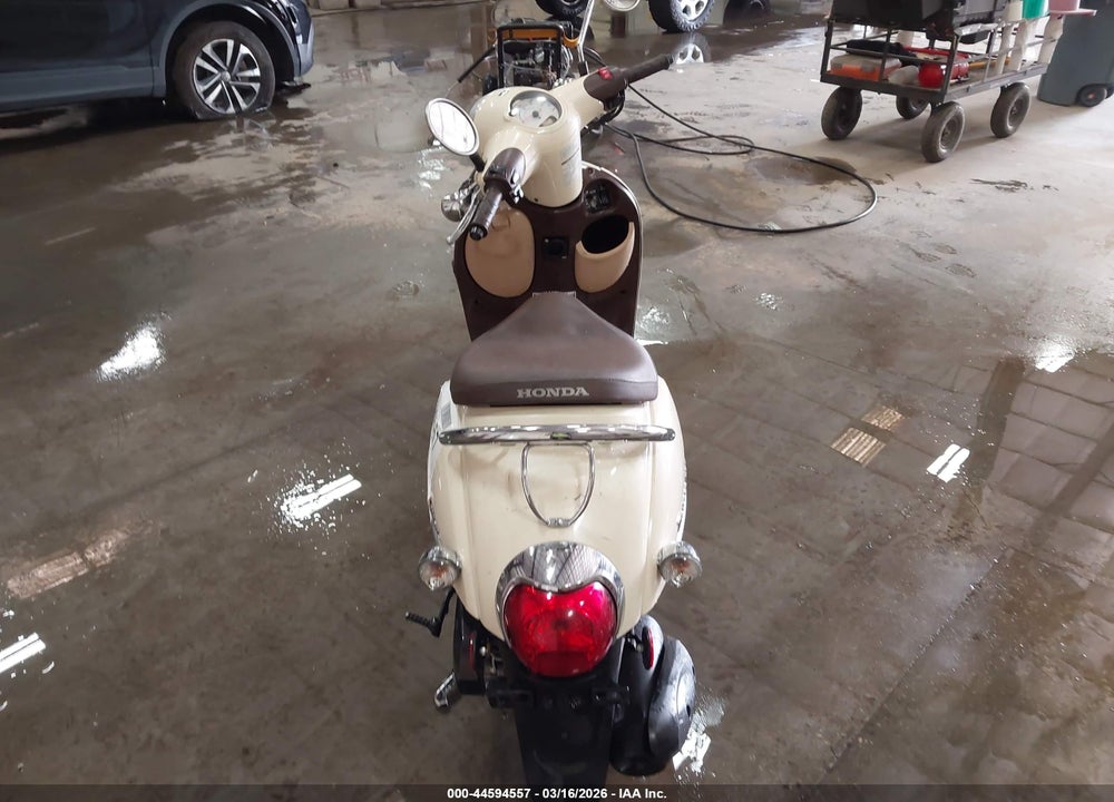 2018 HONDA NCW50 VIN: JH2AF7712JK201373