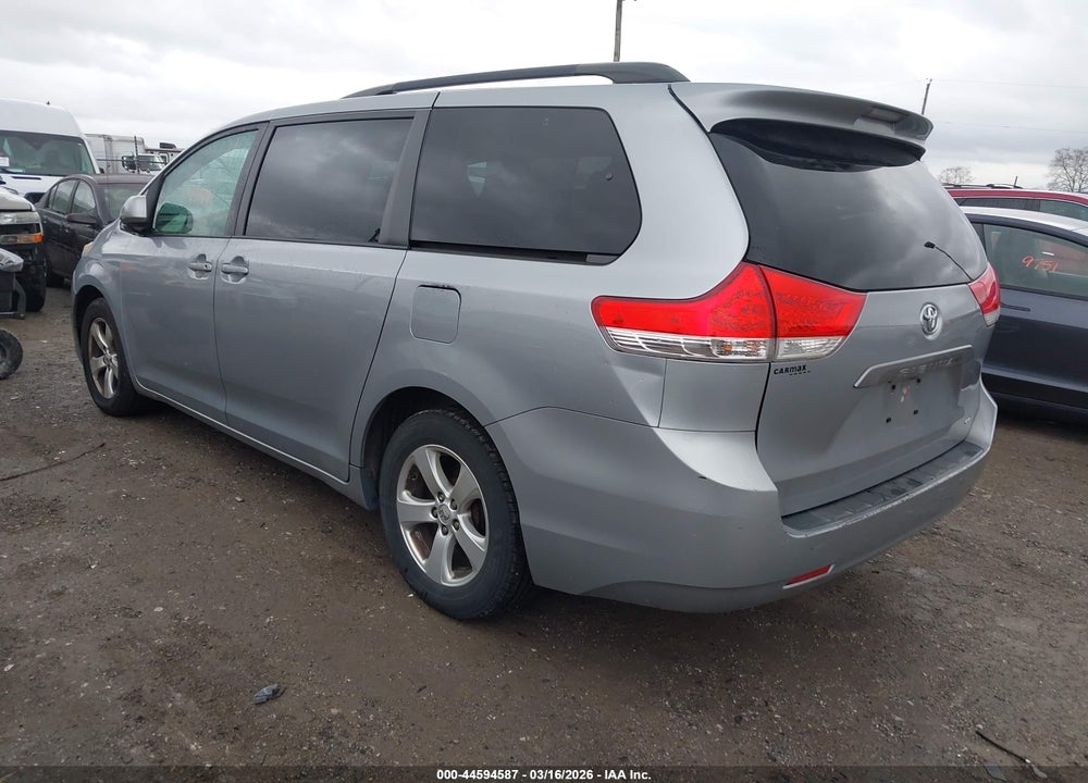 2014 TOYOTA SIENNA LE V6 8 PASSENGER VIN: 5TDKK3DCXES494428