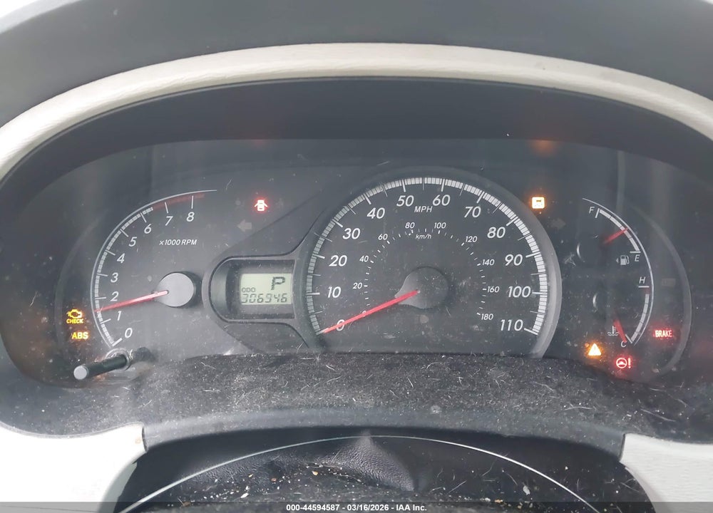 2014 TOYOTA SIENNA LE V6 8 PASSENGER VIN: 5TDKK3DCXES494428