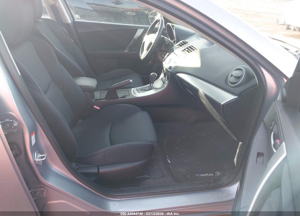 2011 MAZDA 3 S SPORT VIN: JM1BL1U64B1385743
