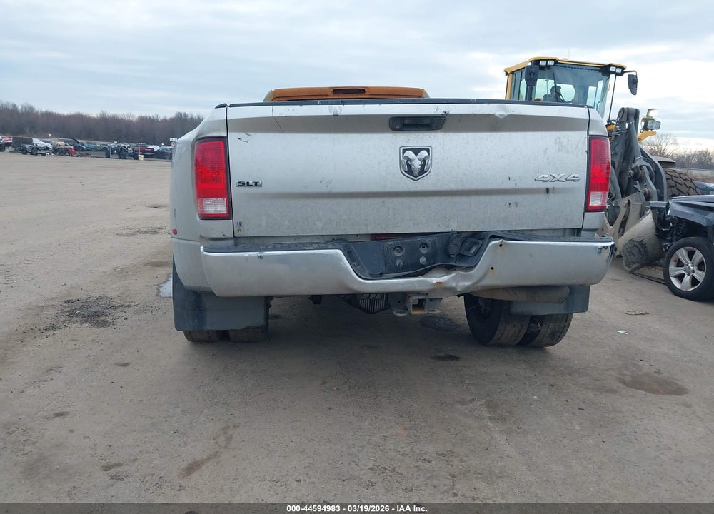 2018 RAM 3500 SLT  4X4 8' BOX VIN: 3C63RRHL1JG401003