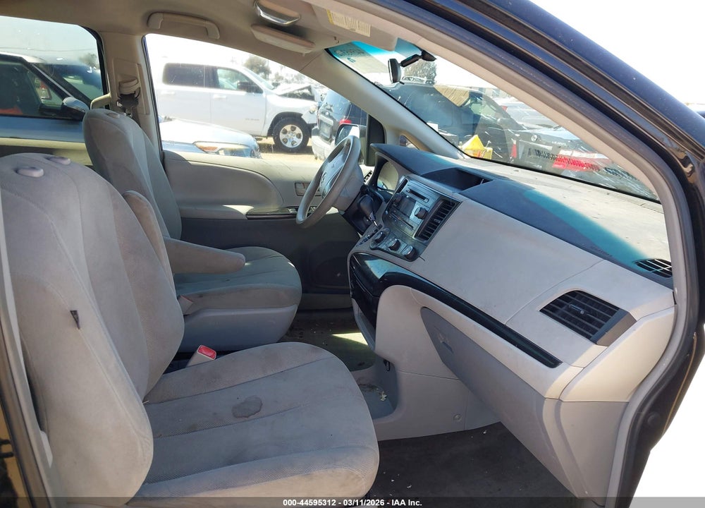 2011 TOYOTA SIENNA BASE V6 VIN: 5TDZK3DCXBS172141