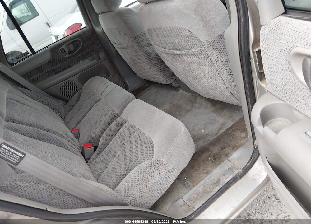2001 CHEVROLET BLAZER LT VIN: 1GNDT13W812152247