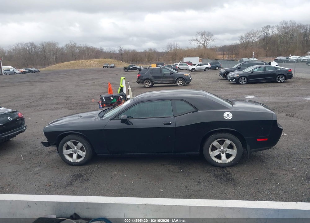2014 DODGE CHALLENGER SXT VIN: 2C3CDYAG5EH313015