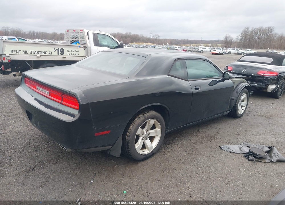 2014 DODGE CHALLENGER SXT VIN: 2C3CDYAG5EH313015