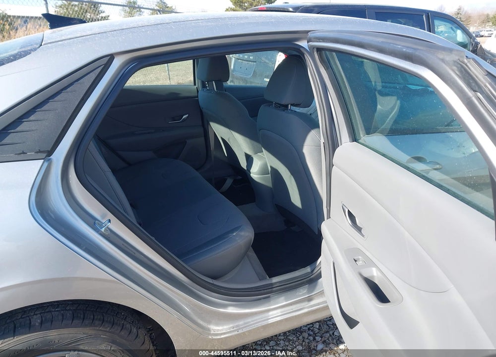 2021 HYUNDAI ELANTRA SE VIN: 5NPLL4AG0MH049358