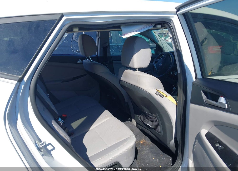 2021 HYUNDAI TUCSON SE VIN: KM8J23A45MU359825