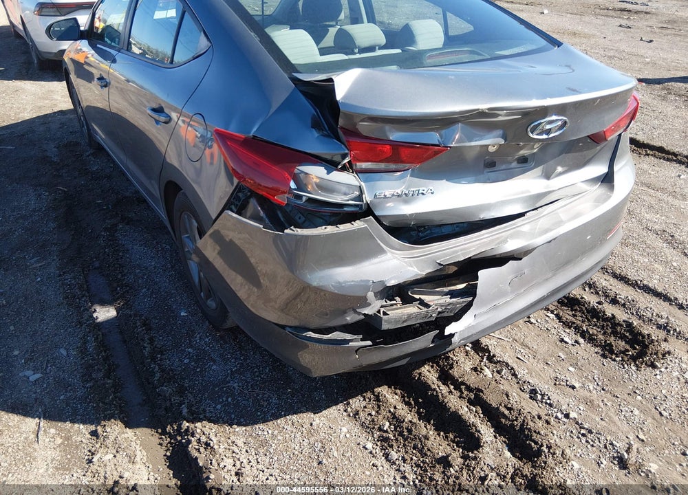 2018 HYUNDAI ELANTRA SEL VIN: 5NPD84LFXJH251789