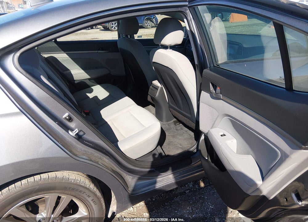 2018 HYUNDAI ELANTRA SEL VIN: 5NPD84LFXJH251789