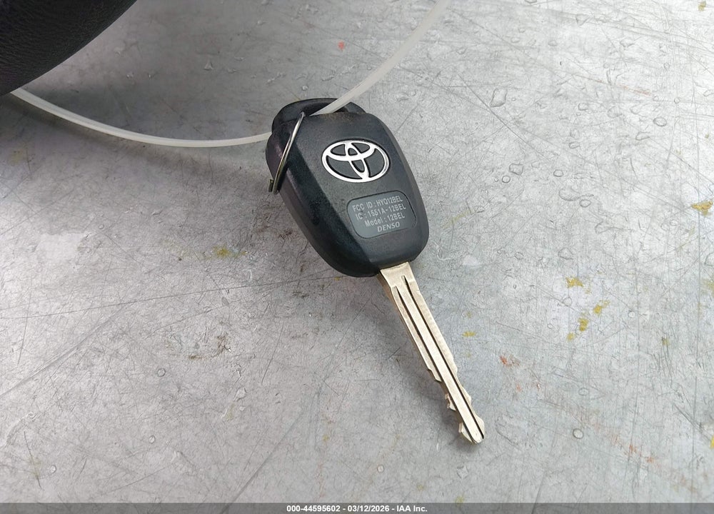 2014 TOYOTA CAMRY LE VIN: 4T1BF1FK2EU365703