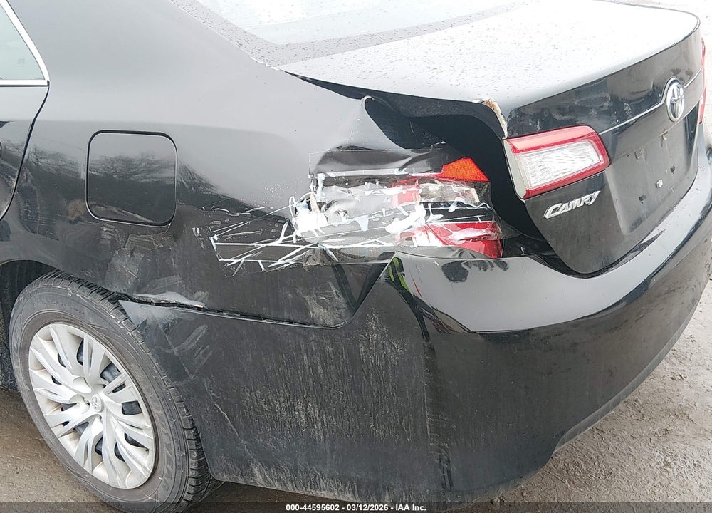 2014 TOYOTA CAMRY LE VIN: 4T1BF1FK2EU365703