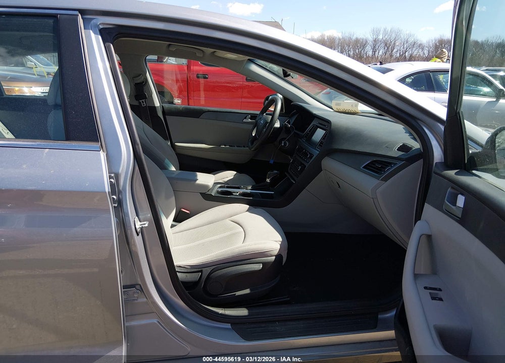 2017 HYUNDAI SONATA SE VIN: 5NPE24AF9HH524627