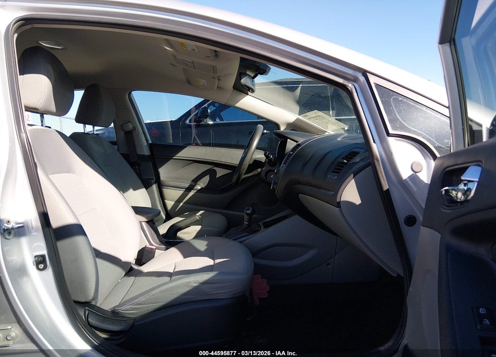 2016 KIA FORTE LX VIN: KNAFX4A69G5608626