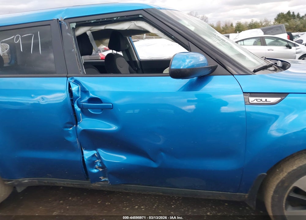 2018 KIA SOUL + VIN: KNDJP3A59J7564606