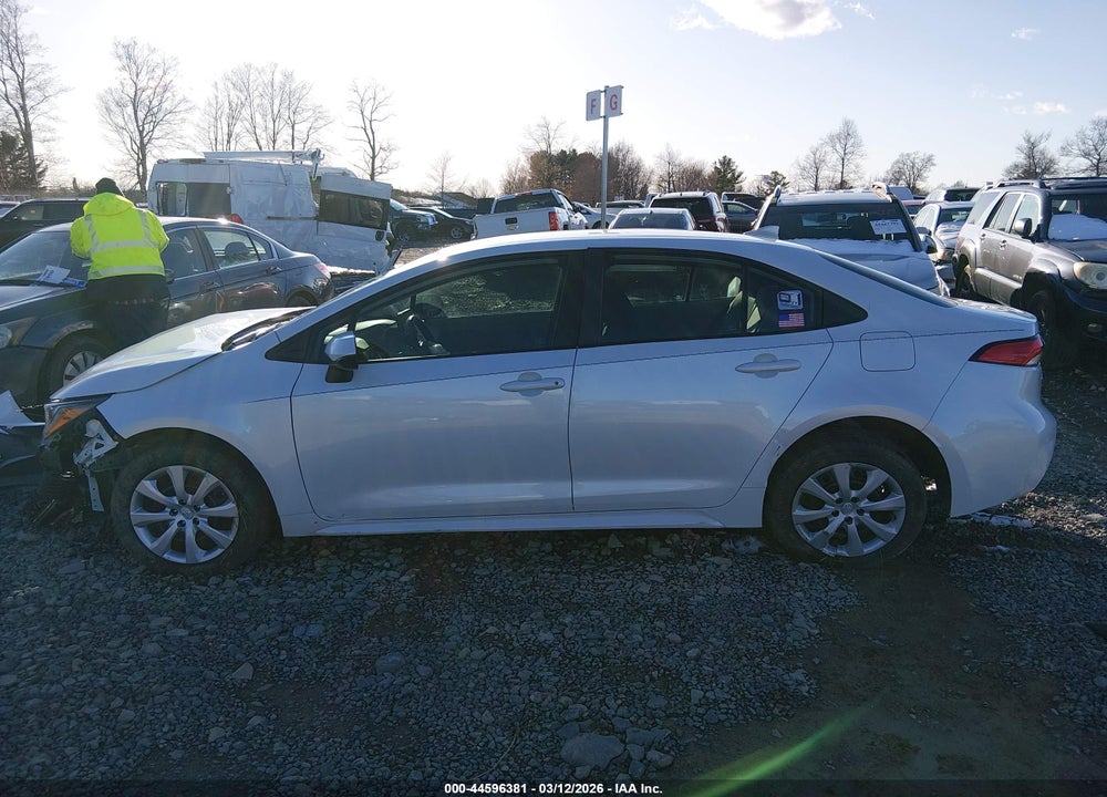 2022 TOYOTA COROLLA LE VIN: 5YFEPMAE5NP386253