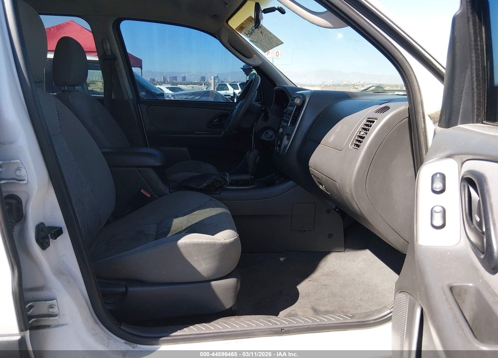 2005 FORD ESCAPE XLT VIN: 1FMCU03155KA93434