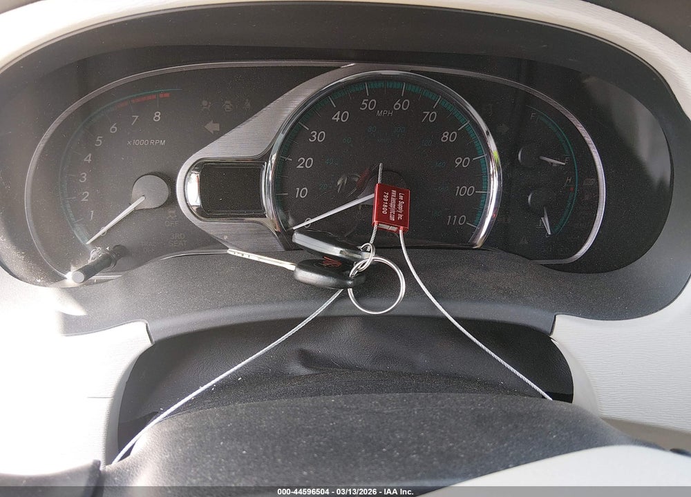 2013 TOYOTA SIENNA XLE V6 8 PASSENGER VIN: 5TDYK3DCXDS346904