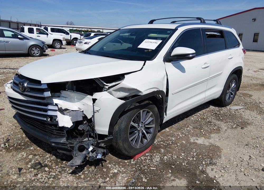 2017 TOYOTA HIGHLANDER XLE VIN: 5TDJZRFH4HS517757
