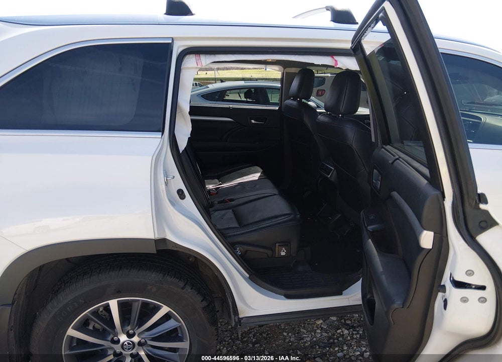 2017 TOYOTA HIGHLANDER XLE VIN: 5TDJZRFH4HS517757