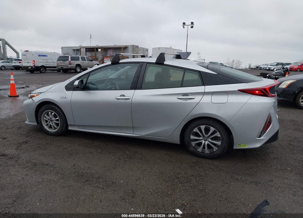 2022 TOYOTA PRIUS PRIME LE VIN: JTDKAMFP5N3208303