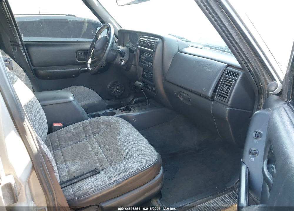2001 JEEP CHEROKEE SPORT VIN: 1J4FF48S11L558665
