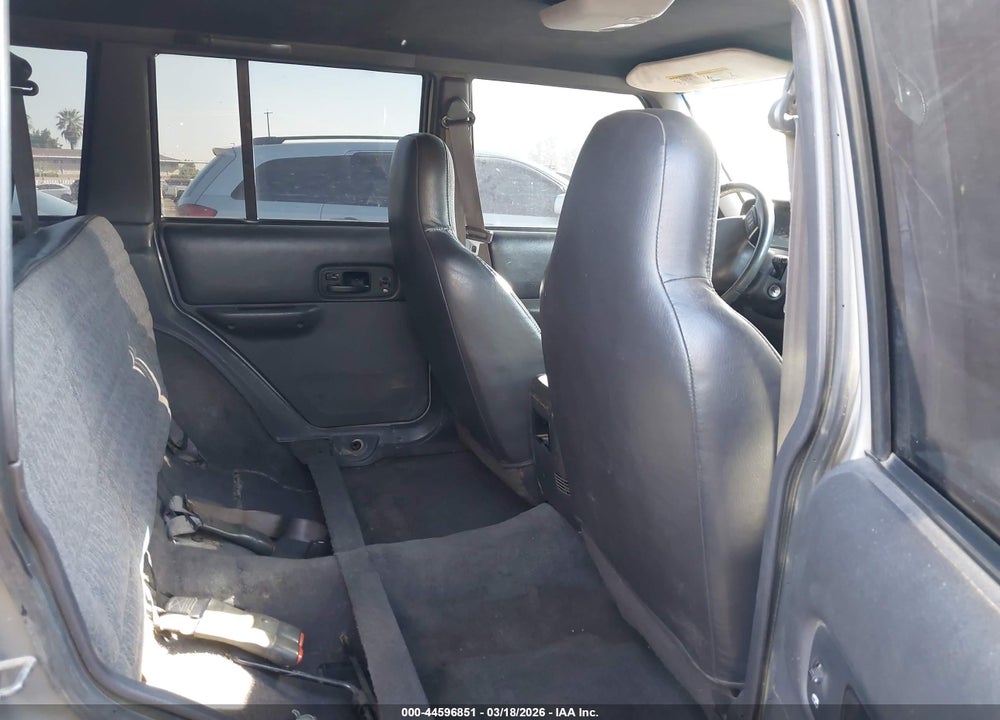 2001 JEEP CHEROKEE SPORT VIN: 1J4FF48S11L558665