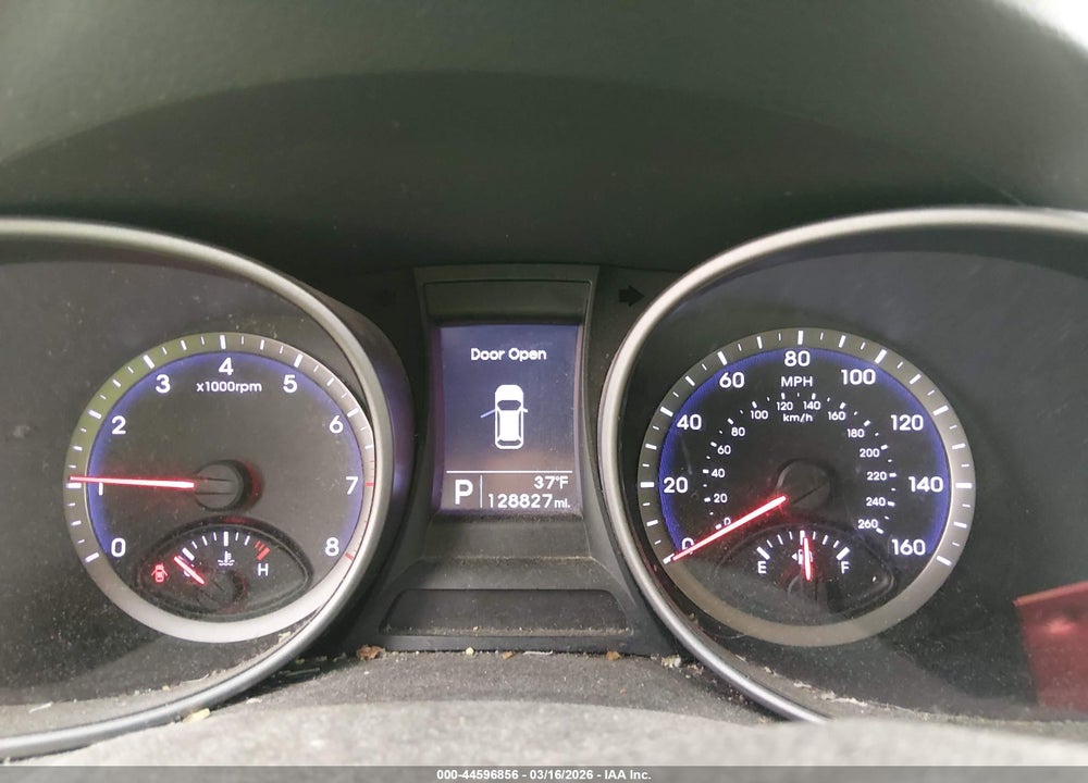 2016 HYUNDAI SANTA FE SE VIN: KM8SMDHF2GU146041