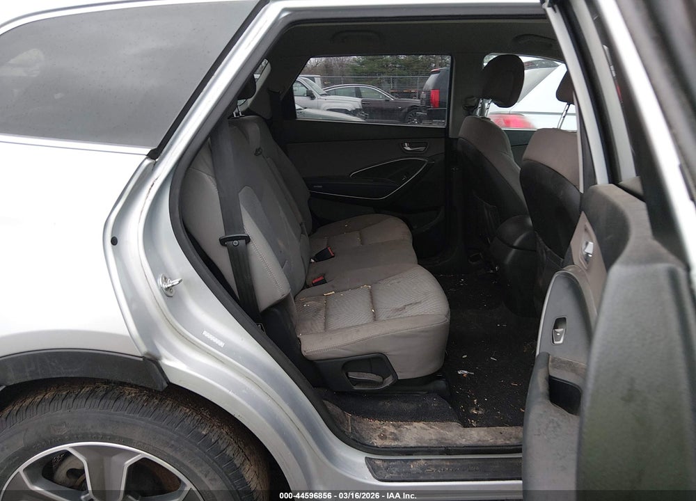2016 HYUNDAI SANTA FE SE VIN: KM8SMDHF2GU146041