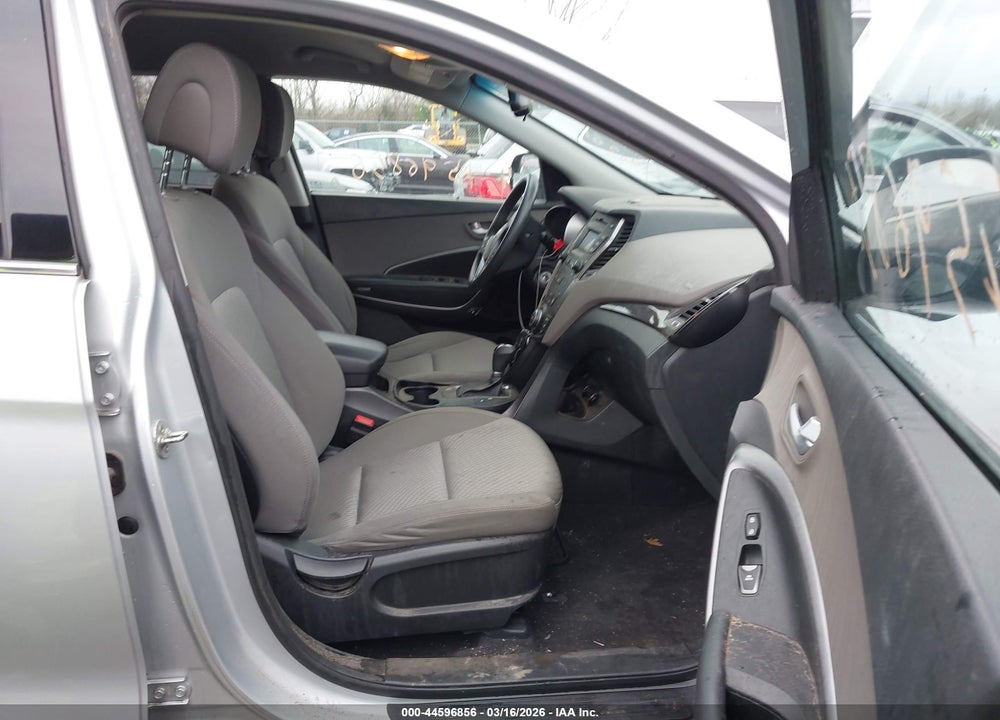 2016 HYUNDAI SANTA FE SE VIN: KM8SMDHF2GU146041