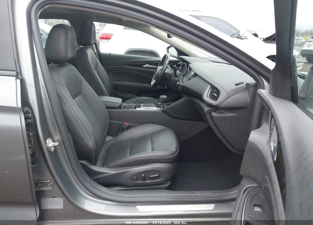 2018 BUICK REGAL SPORTBACK ESSENCE VIN: W04GR6SX8J1045310