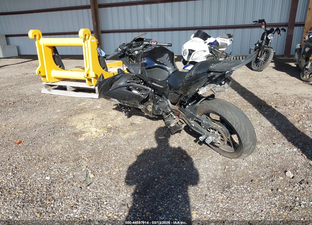 2025 KAWASAKI EX650 R VIN: ML5EXER12SDAF8660