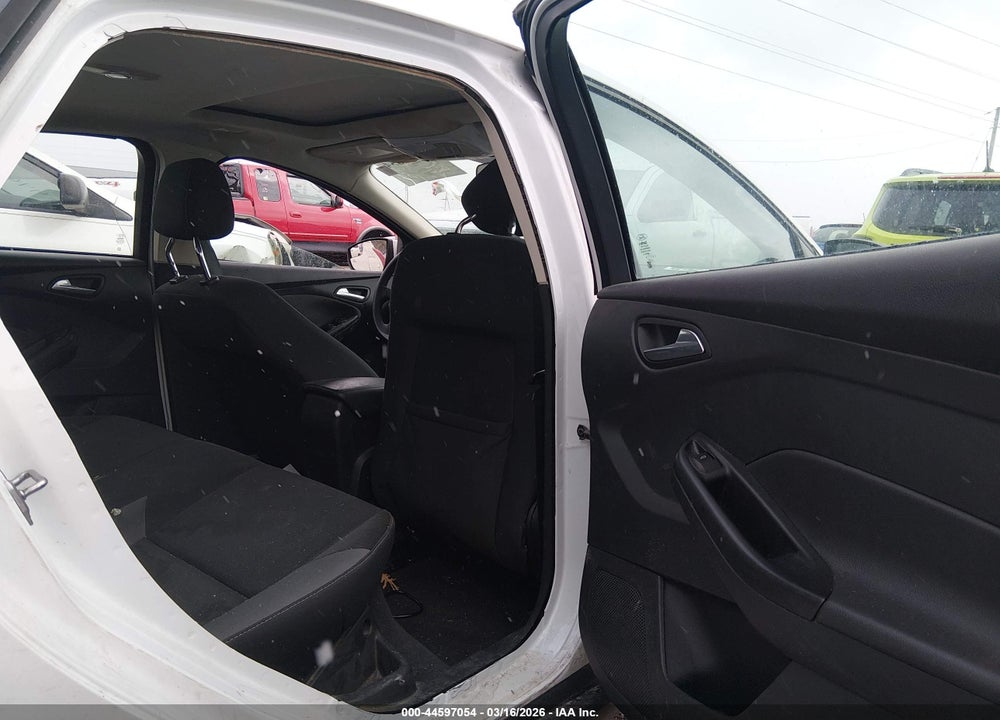 2012 FORD FOCUS SE VIN: 1FAHP3F2XCL304180
