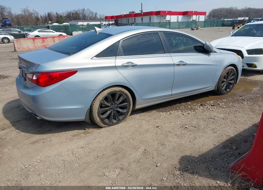 2011 HYUNDAI SONATA SE VIN: 5NPEC4AC8BH136198